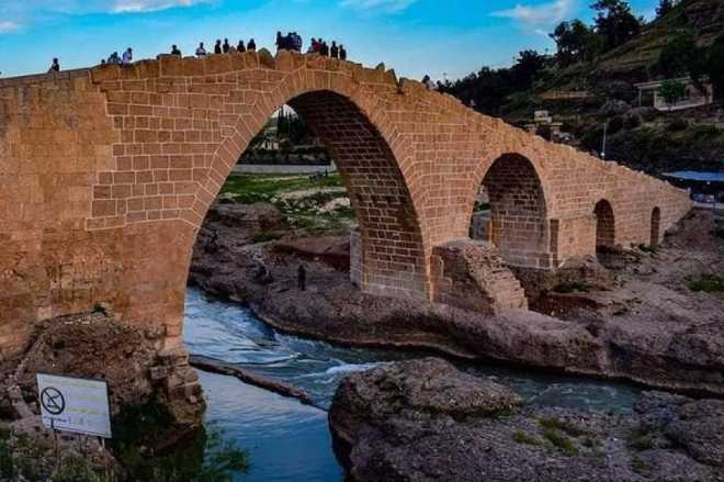 پردی دەلال